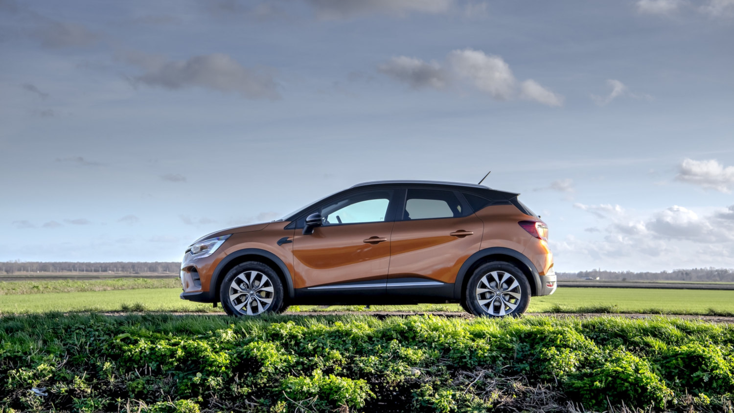 Renault Captur E TECH Engineered 2023 SUV Drive